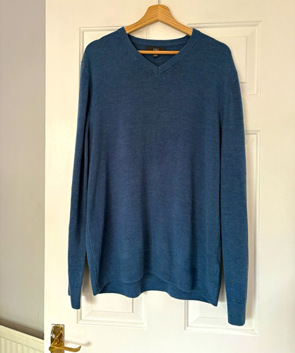 Blue neck pullover - v-neck,